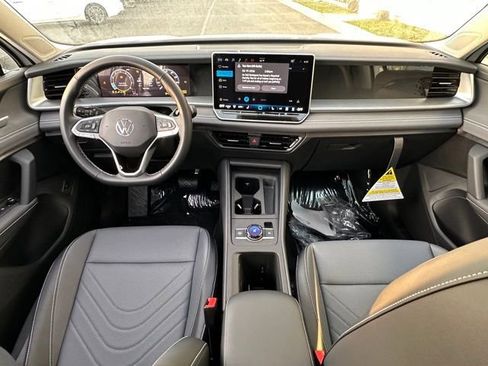 New 2026 Volkswagen Tiguan SE image 33