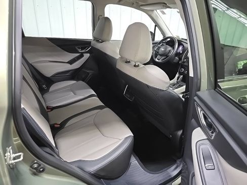 Used 2019 Subaru Forester Limited AWD/4WD image 18