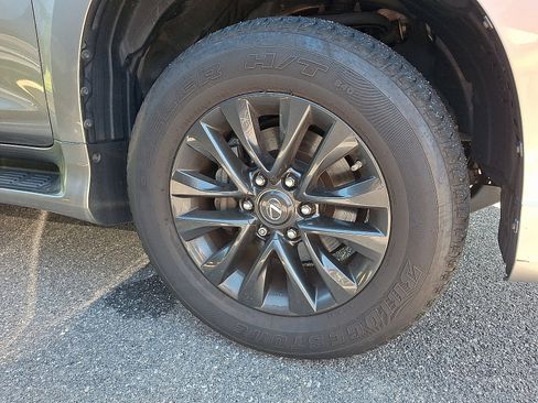 Used 2021 Lexus GX 460 Premium w/ Premium Package AWD/4WD image 5