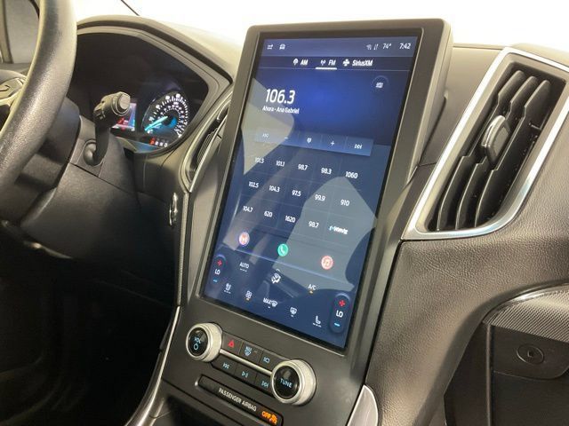 Used 2022 Ford Edge Titanium AWD/4WD image 17