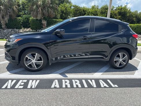 Used 2021 Honda HR-V EX-L image 2
