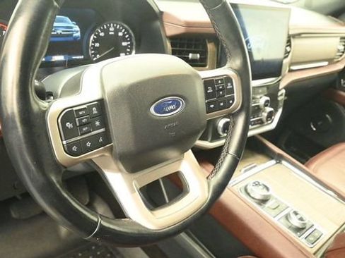Used 2022 Ford Expedition Limited AWD/4WD image 16