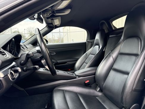 Used 2021 Porsche 718 Boxster RWD image 14
