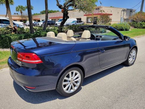 Used 2012 Volkswagen Eos Komfort FWD image 3