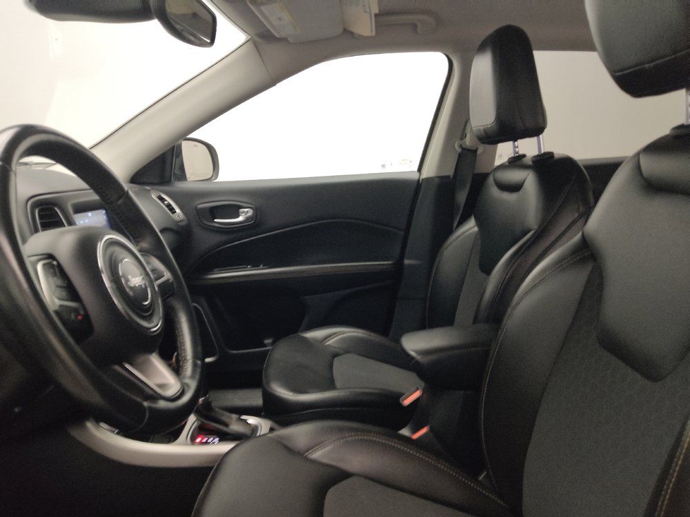 Used 2018 Jeep Compass Latitude w/ Popular Equipment Group FWD image 17