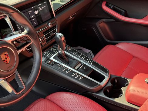 Used 2020 Porsche Macan AWD/4WD image 42