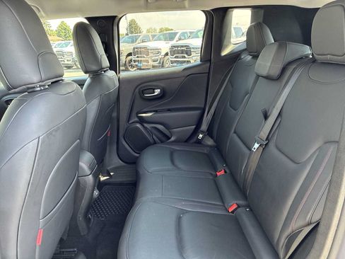 Used 2022 Jeep Renegade Trailhawk AWD/4WD image 23