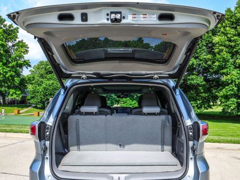 Used 2015 Toyota Highlander Limited Platinum AWD/4WD image 26