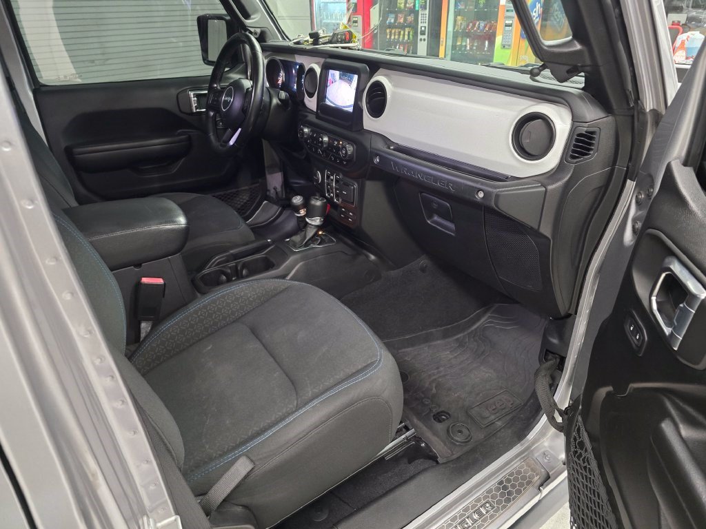 Used 2021 Jeep Wrangler Unlimited Sport AWD/4WD image 34