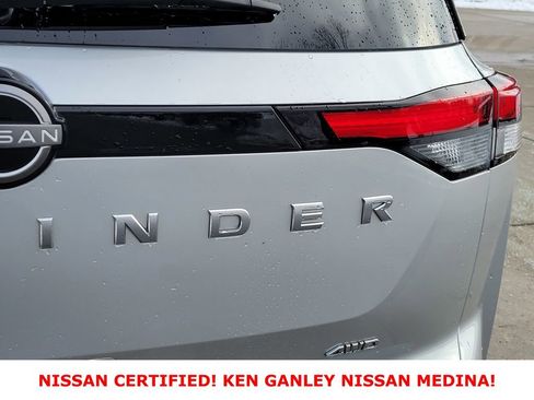 Certified 2025 Nissan Pathfinder SV image 15