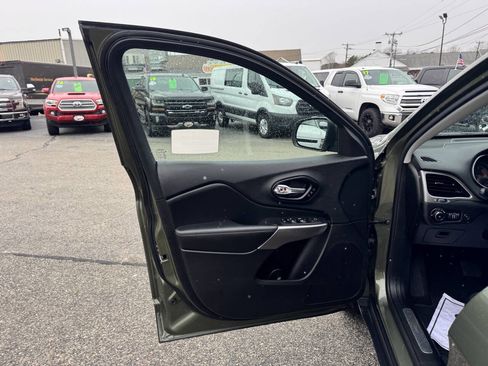 Used 2021 Jeep Cherokee Limited w/ Trailer Tow Group image 16