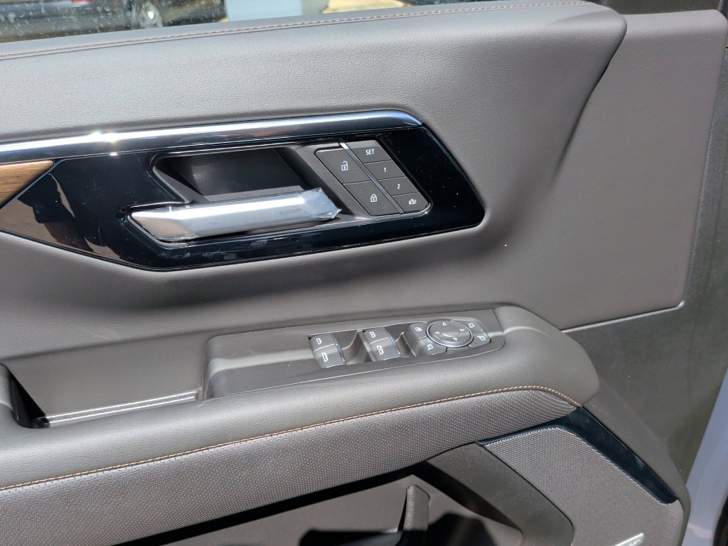 New 2026 Chevrolet Tahoe High Country AWD/4WD image 12