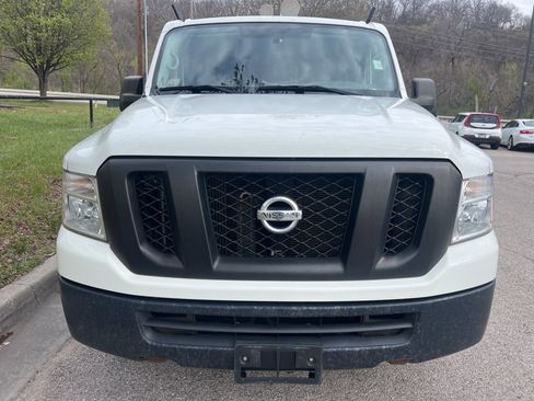 Used 2021 Nissan NV 2500 SV image 2