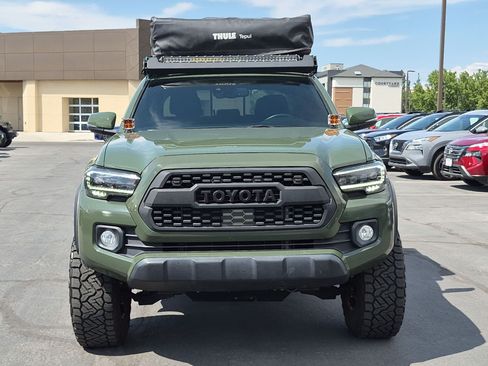 Used 2021 Toyota Tacoma TRD Off-Road w/ Technology Package AWD/4WD image 11