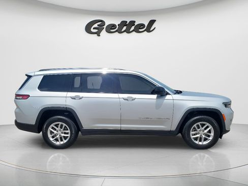 Used 2022 Jeep Grand Cherokee L Laredo w/ Luxury Tech Group I RWD image 4