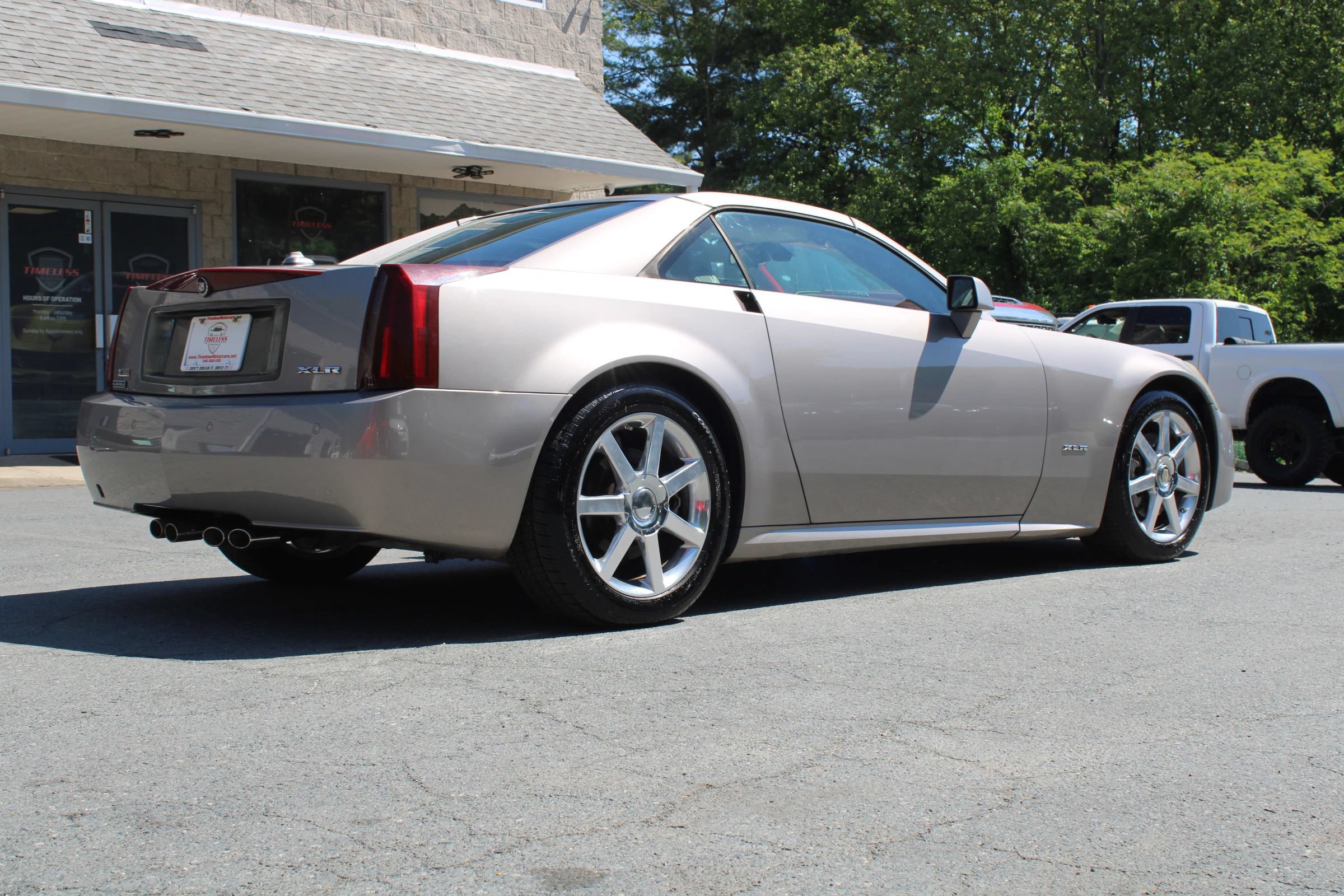 Used 2005 Cadillac XLR RWD image 6