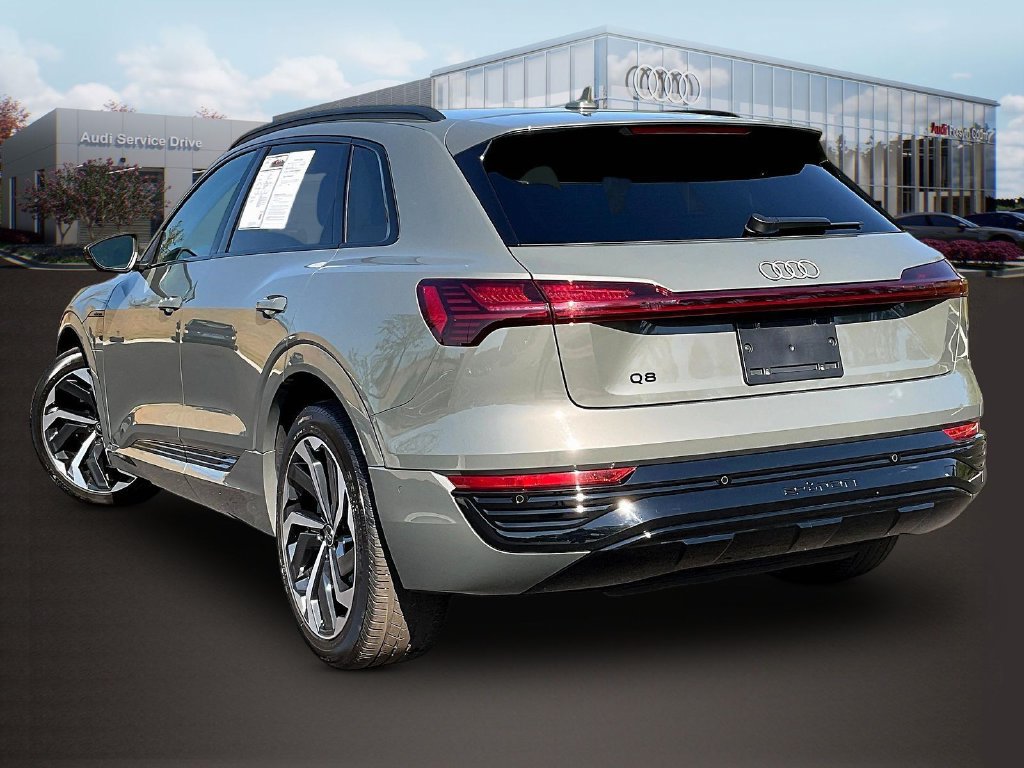 Used 2024 Audi Q8 e-tron Premium Plus w/ Premium Plus Package AWD/4WD image 5