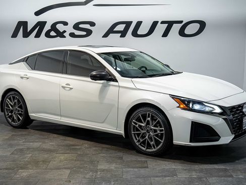 Used 2023 Nissan Altima 2.0 SR FWD image 6