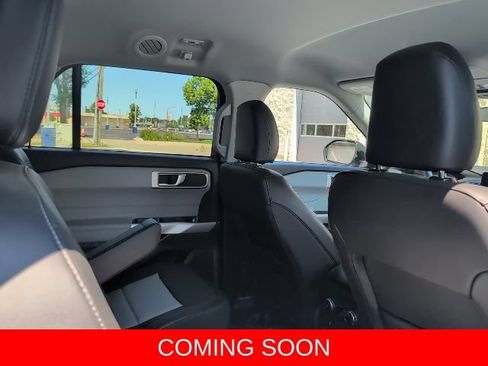 Used 2024 Ford Explorer XLT w/ Equipment Group 202A AWD/4WD image 9