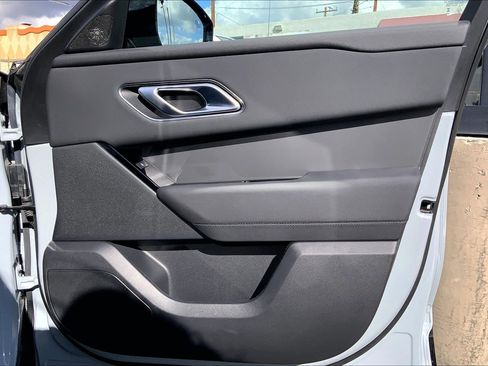 Used 2025 Land Rover Range Rover Velar Dynamic SE image 20