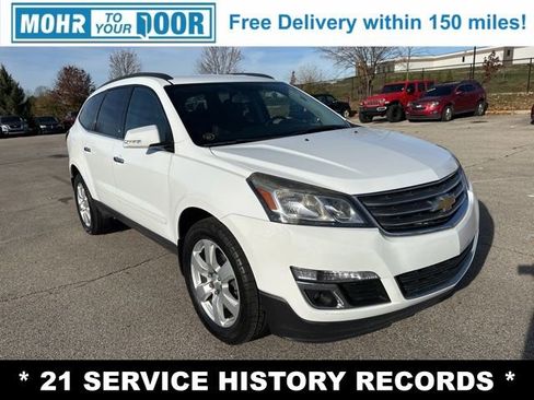 Used 2016 Chevrolet Traverse LT w/ Style and Technology Package image 3