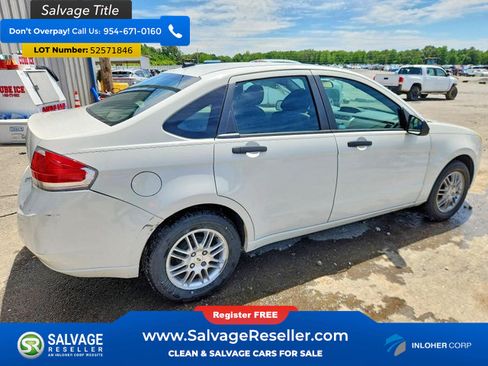 Used 2010 Ford Focus SE FWD image 4