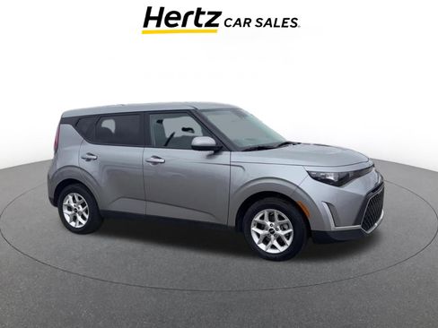Used 2025 Kia Soul LX w/ LX Technology Package FWD image 1