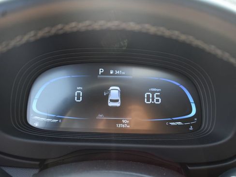 Used 2026 Hyundai Venue SEL FWD image 18