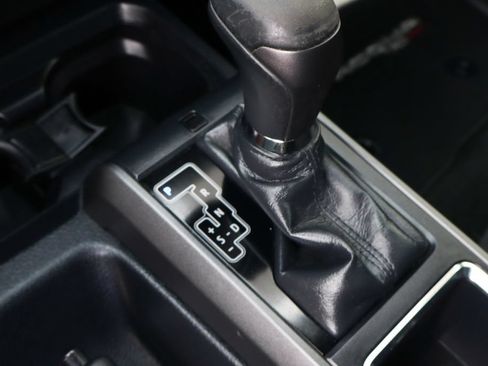 Used 2019 Toyota Tacoma TRD Sport AWD/4WD image 37