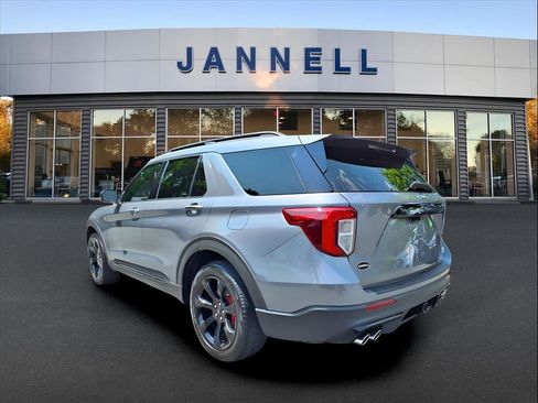 Used 2022 Ford Explorer ST w/ Equipment Group 401A image 4