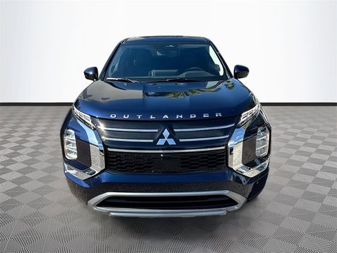 New 2026 Mitsubishi Outlander SE image 2