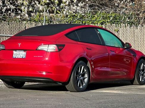 Used 2022 Tesla Model 3 Long Range image 3