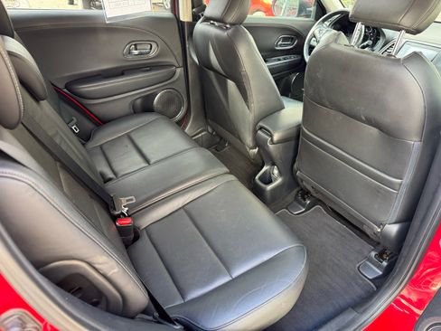 Used 2019 Honda HR-V Touring image 13