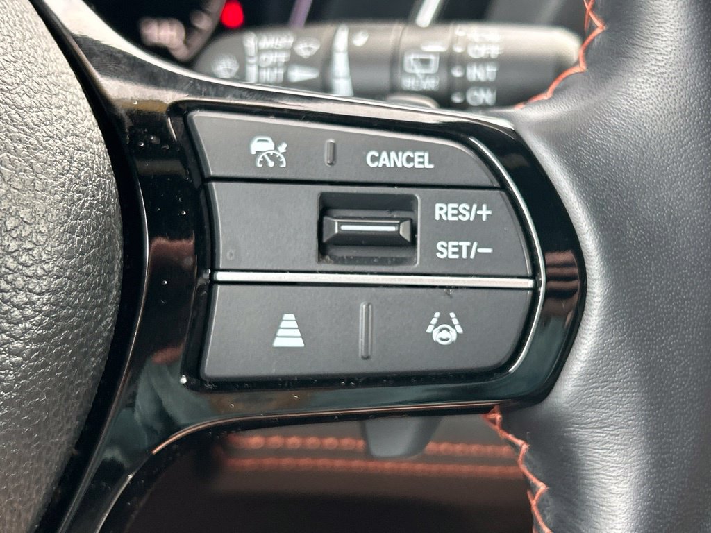 Used 2025 Honda Pilot Sport image 27
