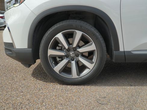 Used 2024 Honda Pilot Touring image 9