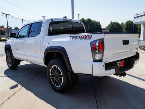 Used 2022 Toyota Tacoma TRD Off-Road w/ Technology Package AWD/4WD image 6