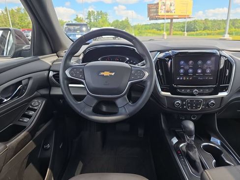 Used 2023 Chevrolet Traverse LT w/ LT Premium Package AWD/4WD image 14
