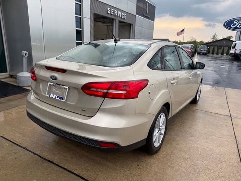 Certified 2017 Ford Focus SE FWD image 11