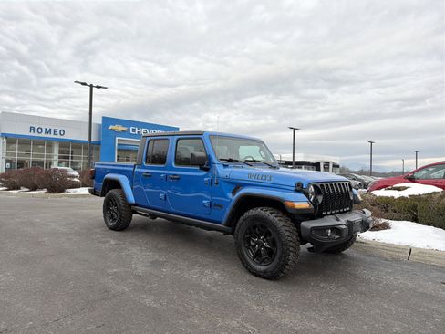 Used 2023 Jeep Gladiator Willys image 3