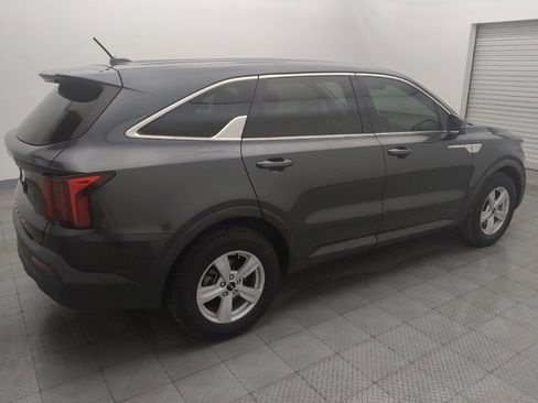Used 2022 Kia Sorento LX FWD image 10