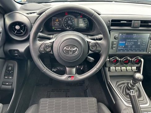 Used 2022 Toyota GR86 RWD image 15