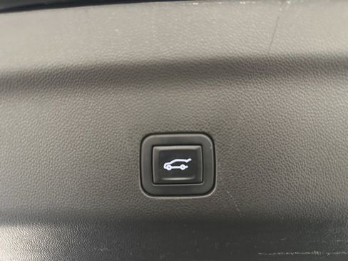 Used 2021 Cadillac Escalade Sport w/ LPO, Illumination Package image 32