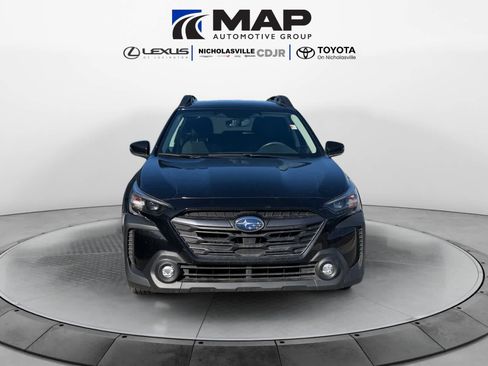 Used 2023 Subaru Outback Premium image 7