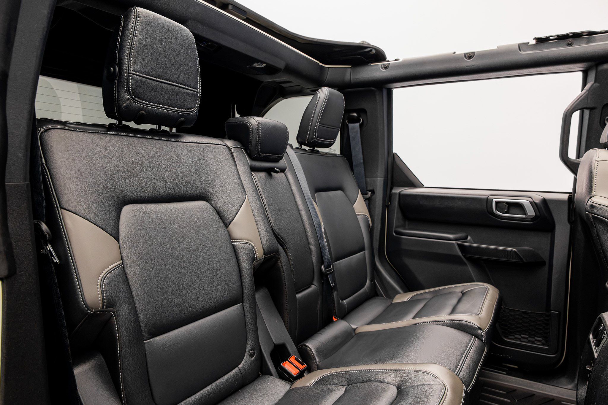 Used 2025 Ford Bronco Outer Banks AWD/4WD image 32