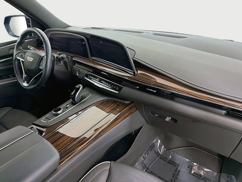 Used 2024 Cadillac Escalade Premium Luxury w/ Performance Package AWD/4WD image 26