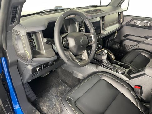 New 2026 Ford Bronco Badlands AWD/4WD image 3