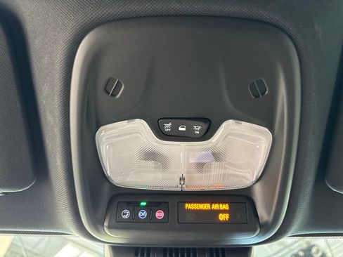 Used 2025 Chevrolet Colorado ZR2 w/ Technology Package AWD/4WD image 53
