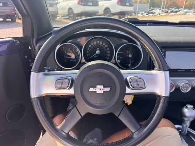 Used 2004 Chevrolet SSR w/ Preferred Equipment Group RWD image 12
