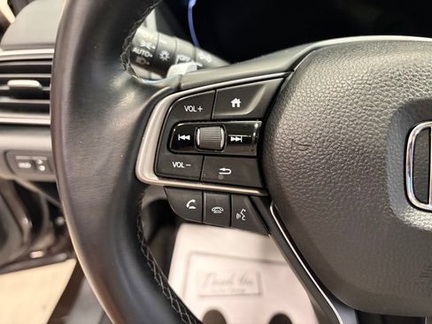 Used 2018 Honda Accord Touring image 13