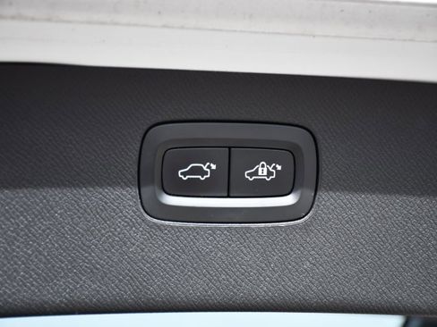 Used 2020 Volvo XC90 T6 Inscription w/ Protection Package Premier image 21